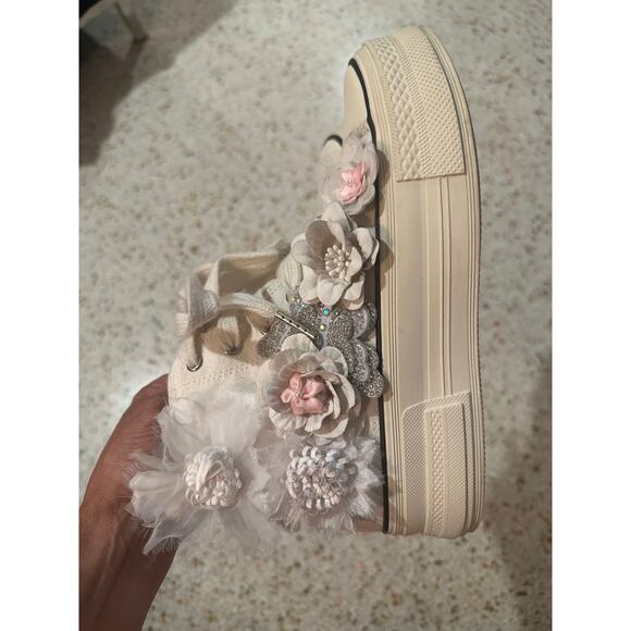 AZALEA WANG Penny Lane Flower Embellished platform canvas Sneaker White size 6 - Picture 11 of 13